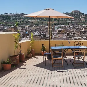 riad-ranya.hotelfesmorocco.com/